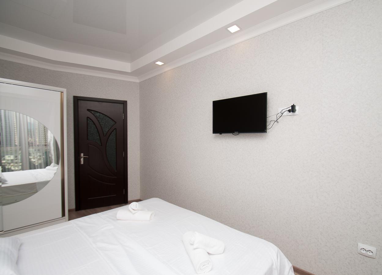 Sea Appart Hotel In The City Center Batoemi Buitenkant foto